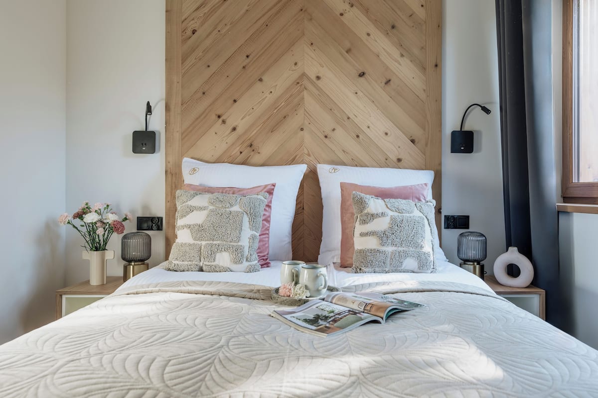 Comfort Apartment, Mountain View | 1 bedroom, laptop workspace, soundproofing, iron/ironing board