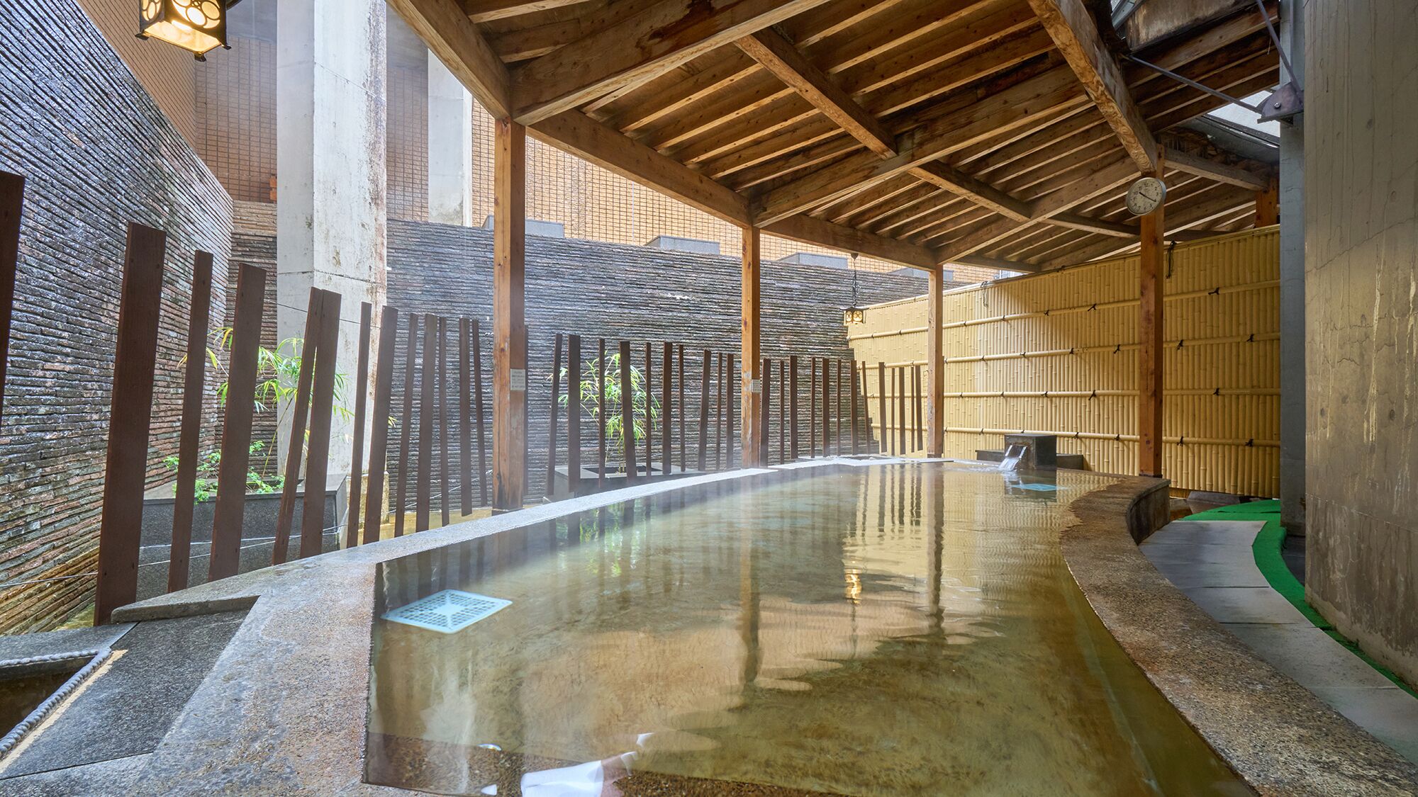 Suối nước nóng