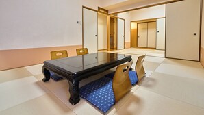 4 人部屋 禁煙 | デスク、WiFi (無料)、ベッドシーツ