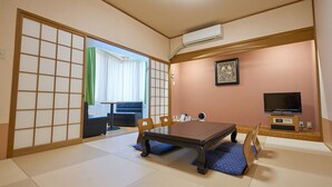 4 人部屋 禁煙 | デスク、WiFi (無料)、ベッドシーツ