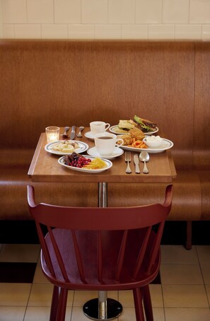 Petit déjeuner préparé sur commande servi tous les jours en supplément