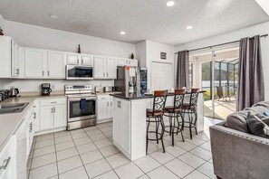 Exterior - 7/6.5 Beautiful Vacation Home With Private Pool, and Much More!! (Kissimmee)