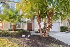 Exterior - 7/6.5 Beautiful Vacation Home With Private Pool, and Much More!! (Kissimmee)