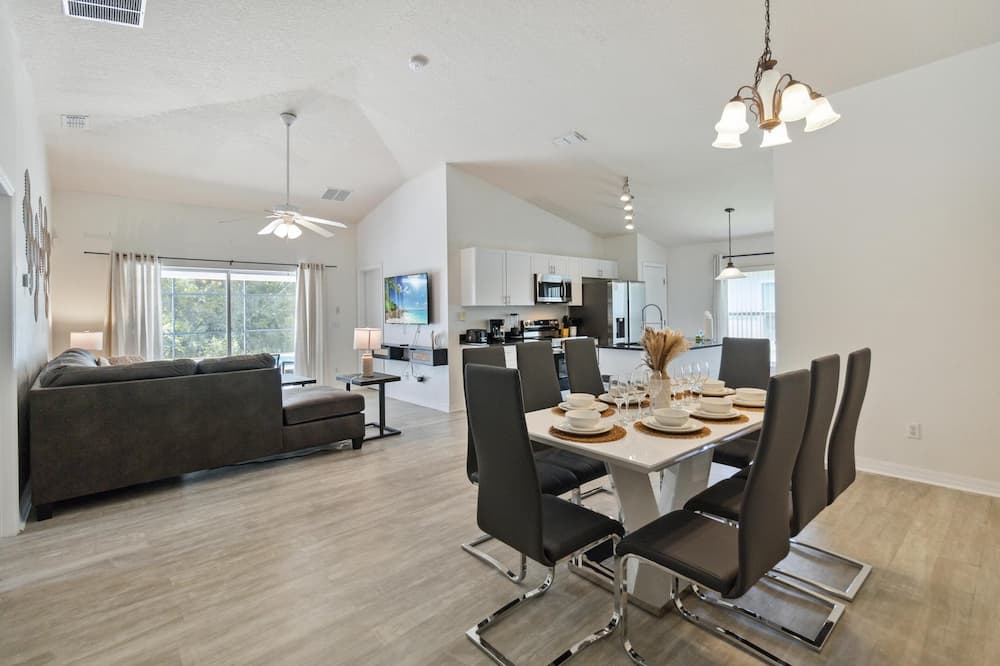 Great Community, Amazing Private Pool, Near Disney! - Four Corners, FL