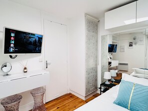 1 bedroom, iron/ironing board, free WiFi, bed sheets