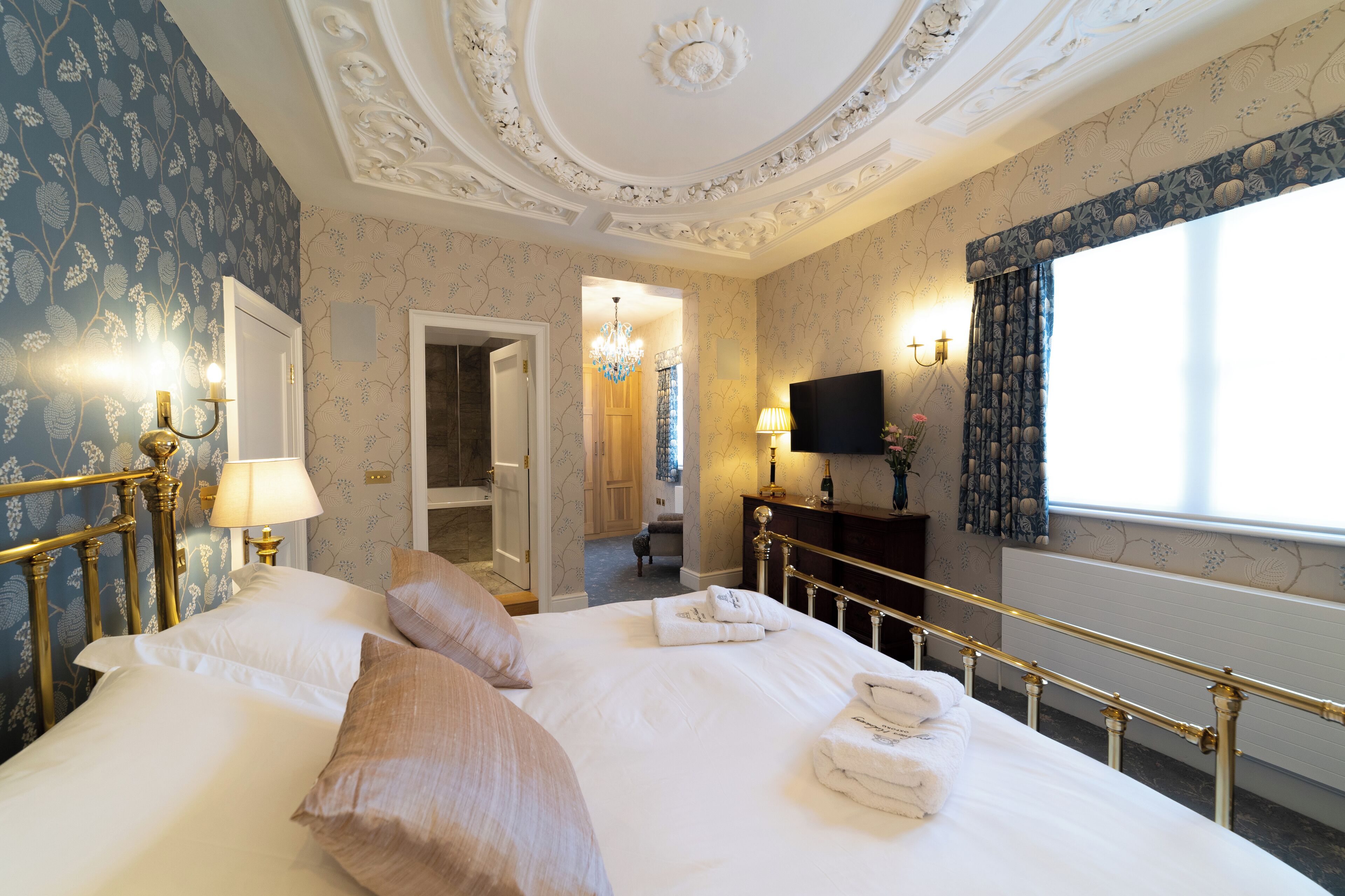 4 makuuhuonetta, silitysrauta/-lauta, vauvan matkasänky, ilmainen Wi-Fi