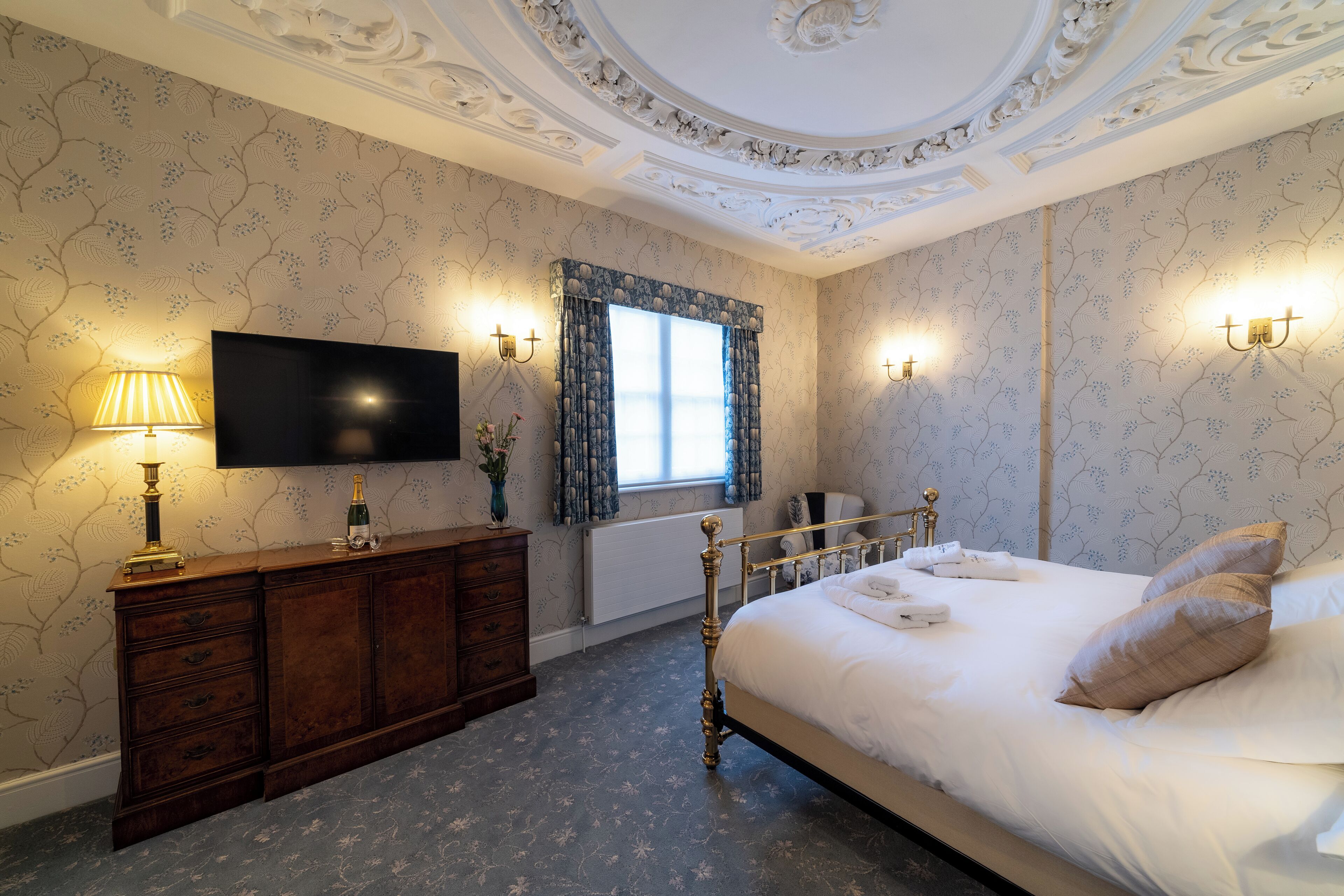 4 bedrooms, iron/ironing board, travel cot, free WiFi