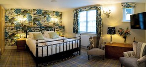 4 bedrooms, iron/ironing board, travel cot, free WiFi - Stunning 4 bed historic townhouse in Oxfords heart (Oxford)