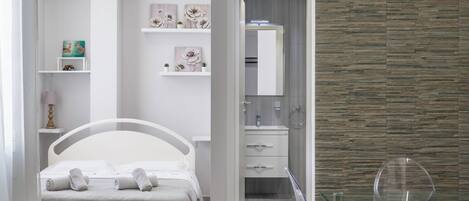 1 camera, Wi-Fi, lenzuola