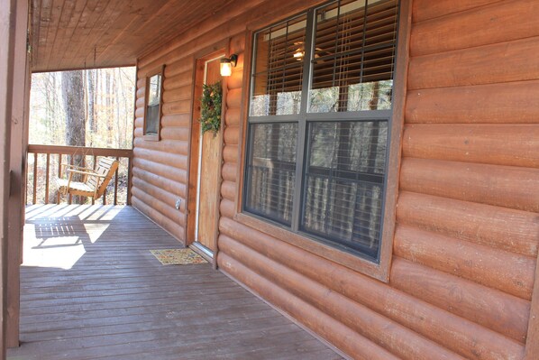 House | 1 bedroom - Romantic Honeymooner Hot Tub Jacuzzi Swing FP (Sevierville)