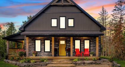 Sunset Bay Cottage – Your Year-Round Escape to Lake Huron’s Tranquil Shores