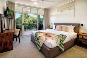 3 chambres, fer et planche à repasser, lit de bébé portatif, Wi-Fi