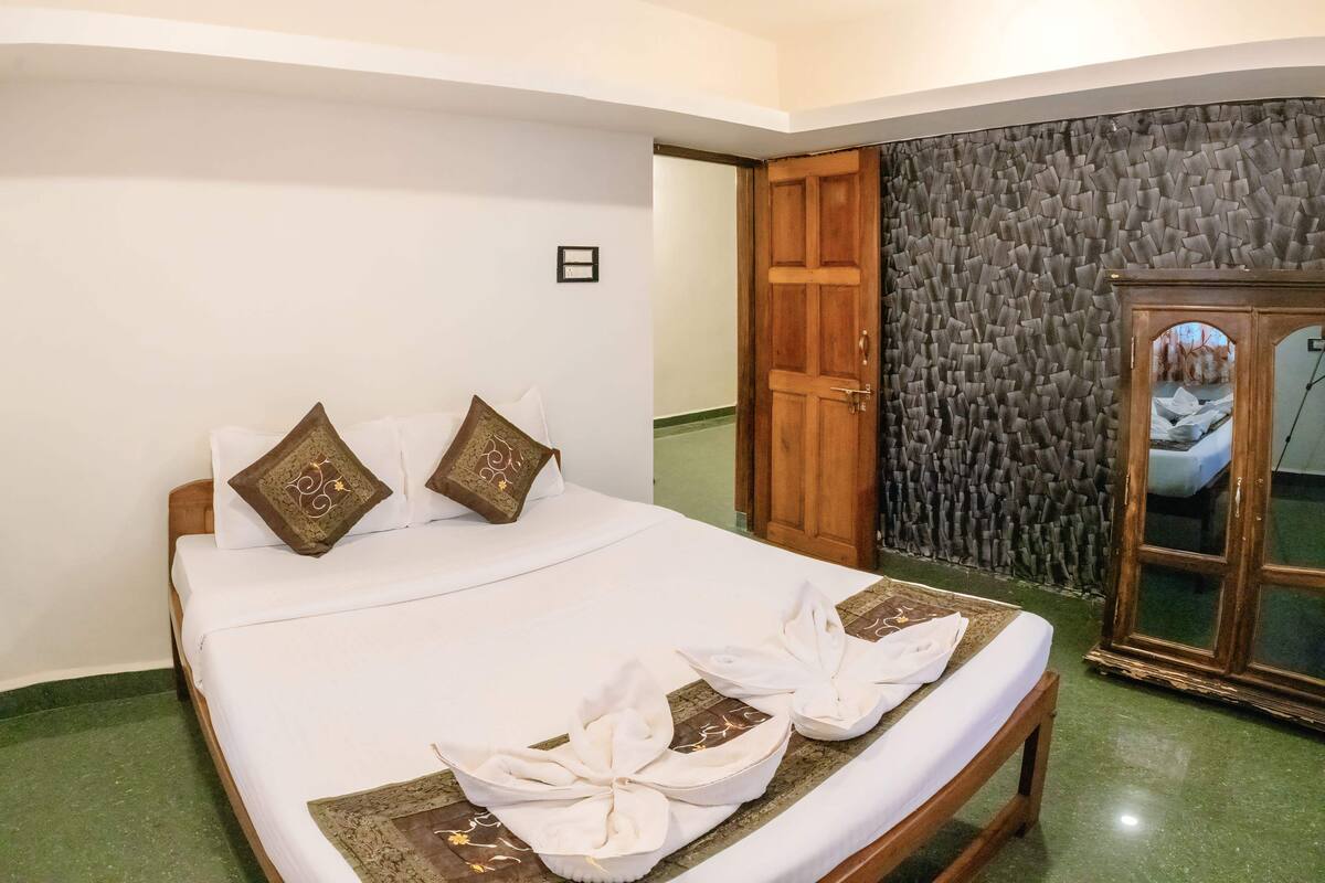 Apartment | 1 bedroom, soundproofing, iron/ironing board (on request), WiFi (free)