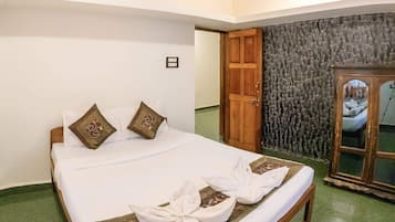 Apartment | 1 bedroom, soundproofing, iron/ironing board, free WiFi