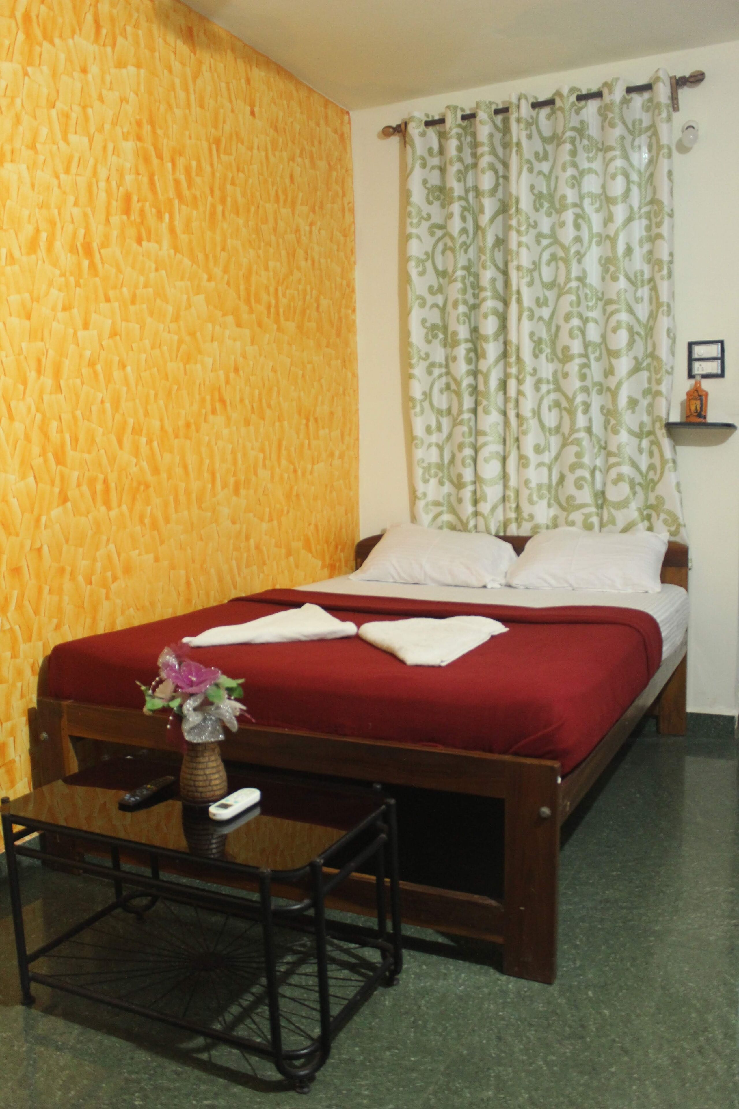 Deluxe Double Room | 1 bedroom, soundproofing, iron/ironing board, free WiFi