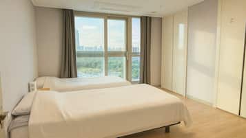 2 bedrooms, desk, iron/ironing board, free WiFi