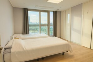 2 bedrooms, desk, iron/ironing board, free WiFi