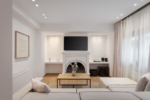 Executive Suite | Egyptian cotton sheets, premium bedding, down comforters