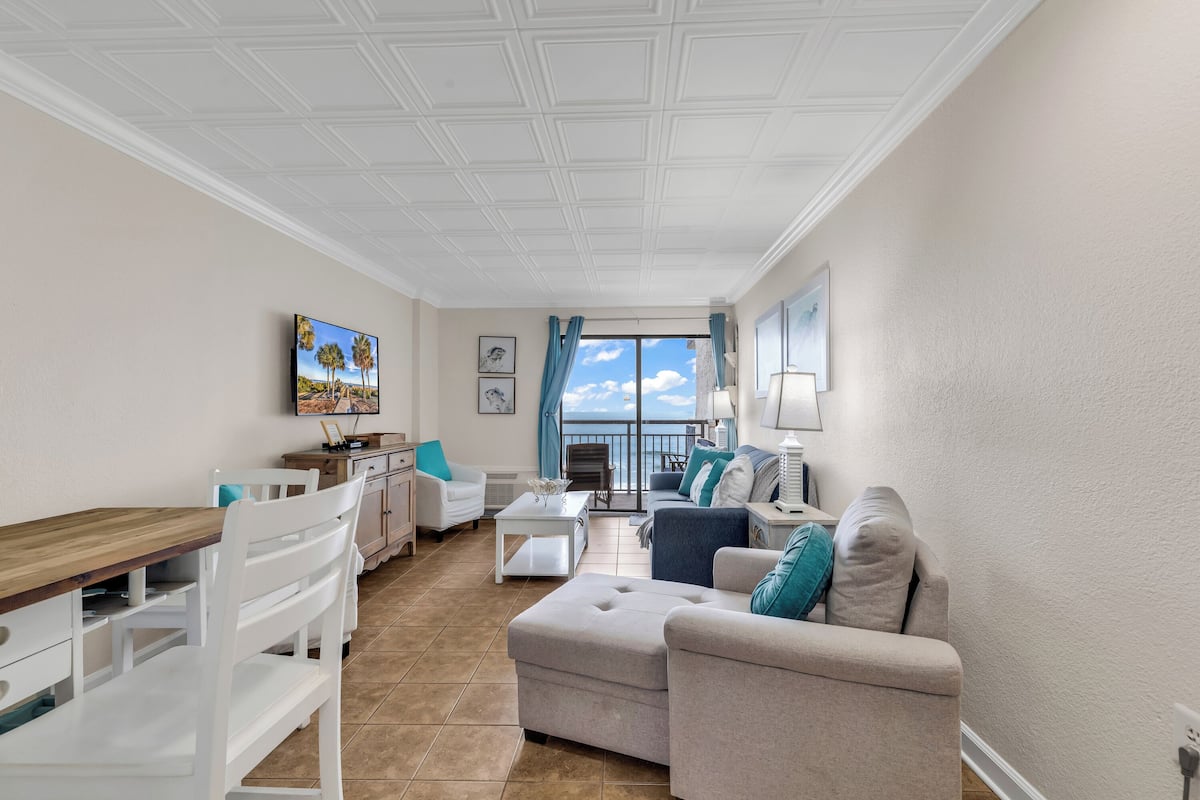 Standard Condo, 1 Bedroom, Kitchen, Beachside | Living room | 50-inch Smart TV with digital channels