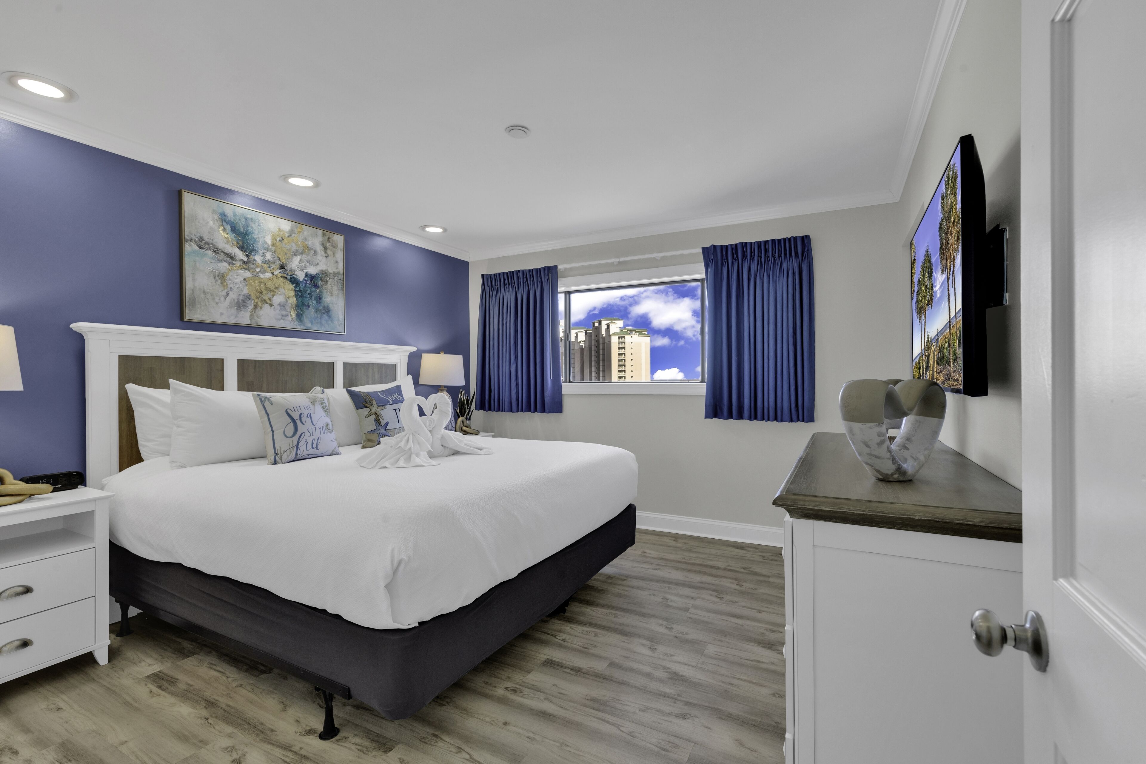 Kondominium Khas, 1 kamar tidur, balkon, pemandangan kota | Didekorasi berbeda-beda dan dilengkapi dengan perabotan berbeda-beda