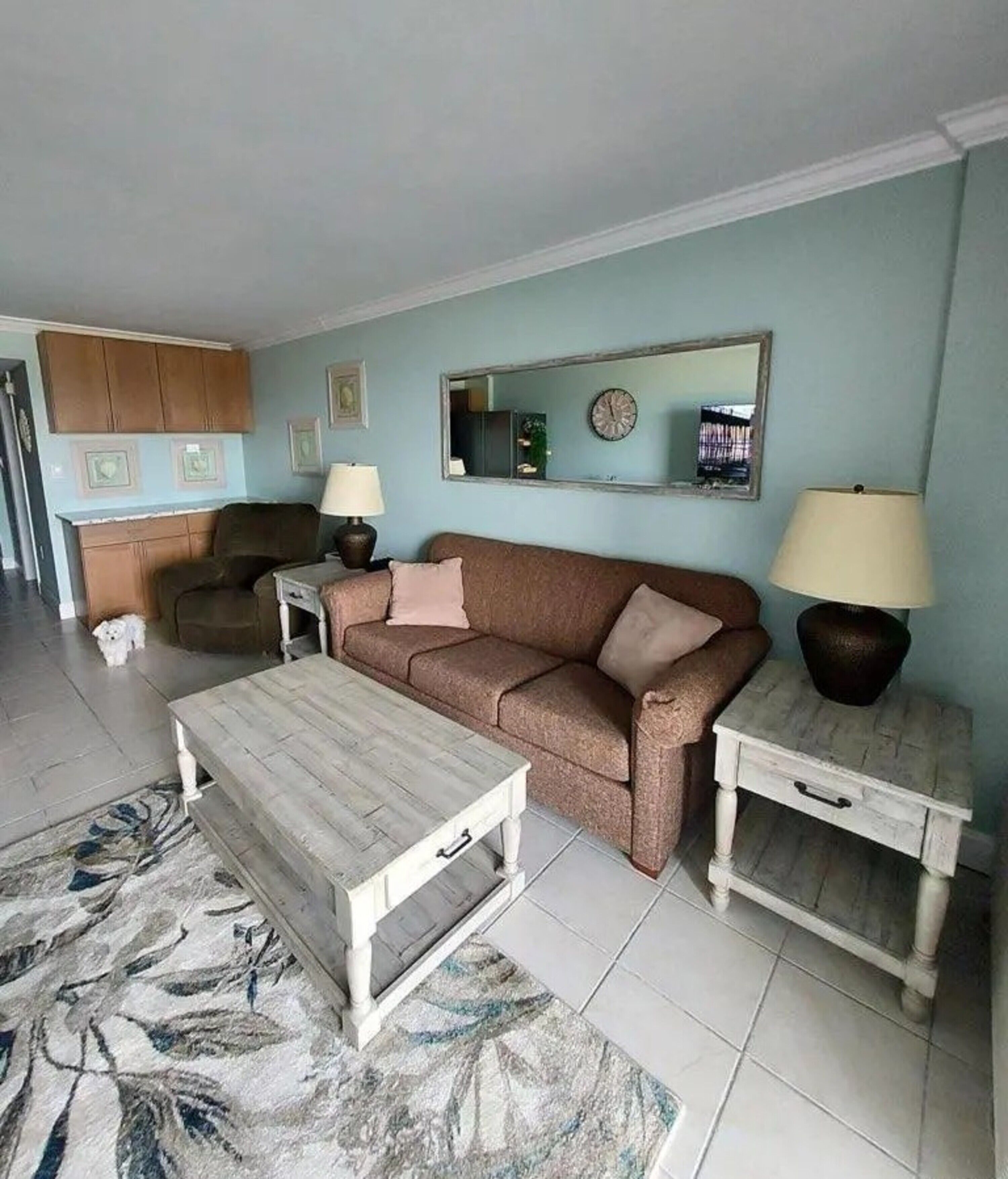 Signature Condo, 1 Bedroom, Balcony, Beach View | Living room