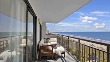 Signature Condo, 2 Bedrooms, Beach View, Beachside | Balcony