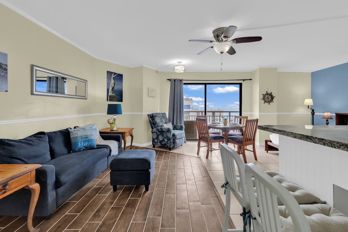 Premier Condo, 1 Bedroom, Balcony, Partial Ocean View | Living room | 50-inch Smart TV with digital channels