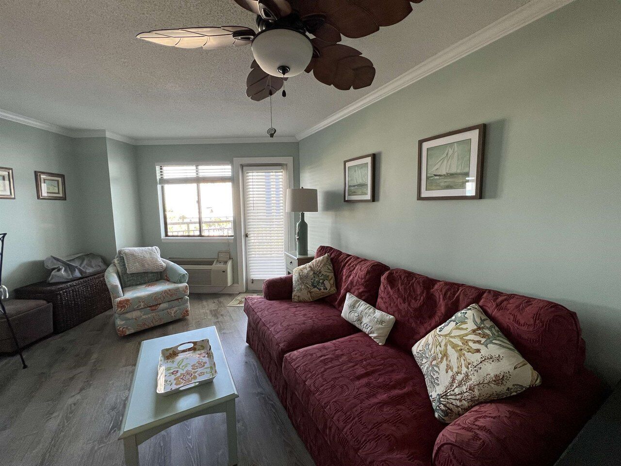 Classic Apartment, 1 Bedroom, Balcony, City View | Living room