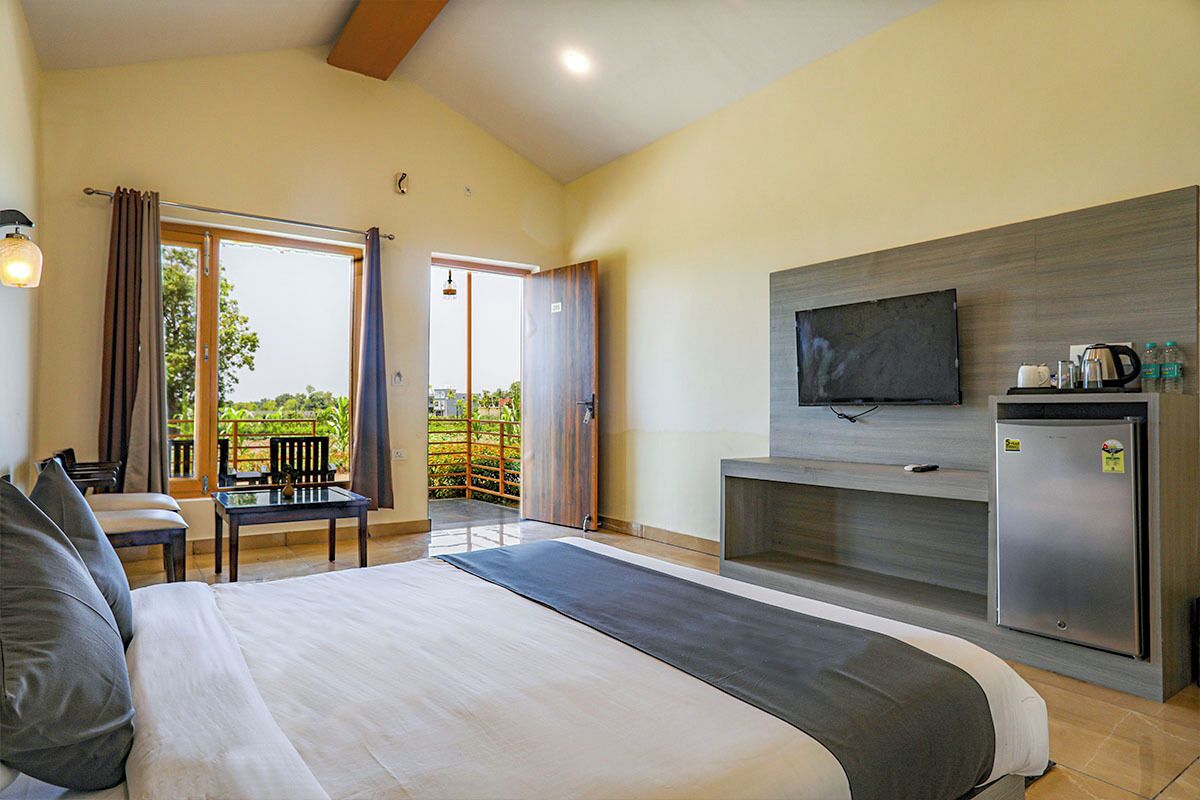 高级双人房, 露台, 度假村景观 | 办公桌、笔记本电脑工作区、熨斗/熨衣板、免费 WiFi