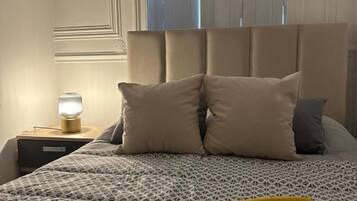 Luxury Room, 1 Queen Bed, Non Smoking, City View | 1 bedroom, free WiFi, bed sheets