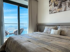 Luxury Apartment, 2 Bedrooms, Sea View, Beachfront | 2 bedrooms, in-room safe, blackout curtains, iron/ironing board - High floor Panoramic 2BR & Private Beach (Dubai)