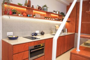 Micro-ondes, four, plaque de cuisson, lave-vaisselle