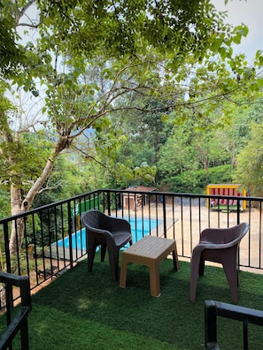 Småhus, 1 kingsize-seng, privat basseng, fjellutsikt | Utsikt fra rommet