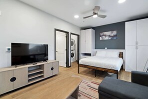 Desk, iron/ironing board, WiFi, bed sheets