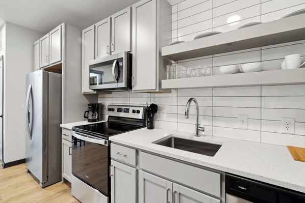 Fridge, microwave, oven, stovetop