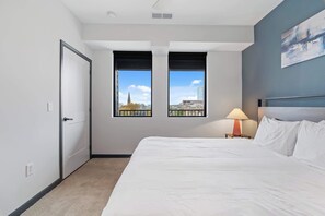 1 bedroom, desk, iron/ironing board, WiFi