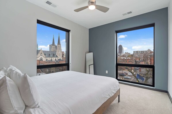 1 bedroom, desk, iron/ironing board, WiFi