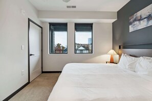 1 bedroom, desk, iron/ironing board, WiFi