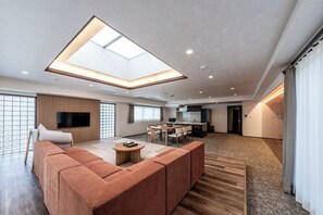 2 habitaciones, sistema de insonorización, wifi gratis y ropa de cama 