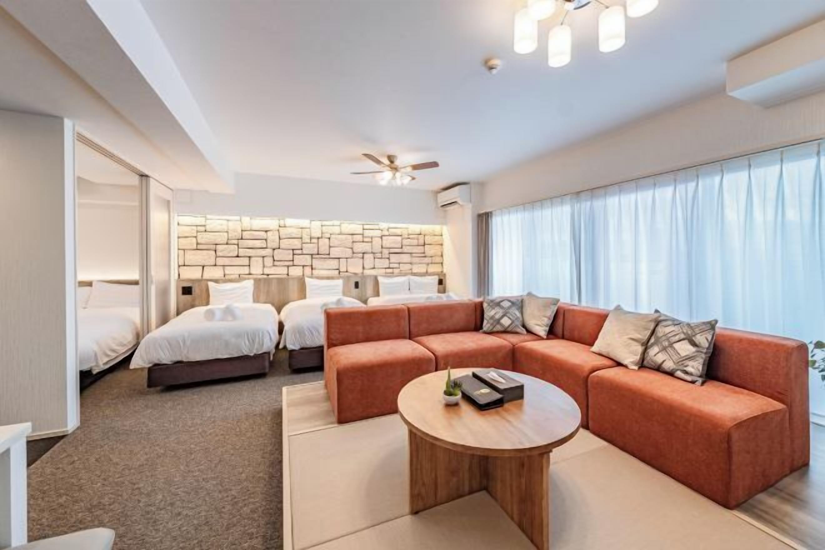 2 quartos, quartos à prova de som, Wi-Fi de cortesia, roupa de cama