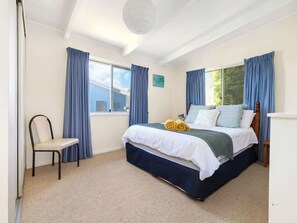 3 bedrooms, WiFi, bed sheets