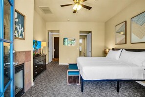 Desk, iron/ironing board, WiFi, bed sheets
