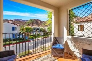 Property grounds - Relax & Recharge at this 2BR Desert Villa (La Quinta)