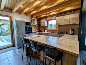 Fridge, microwave, dishwasher, toaster