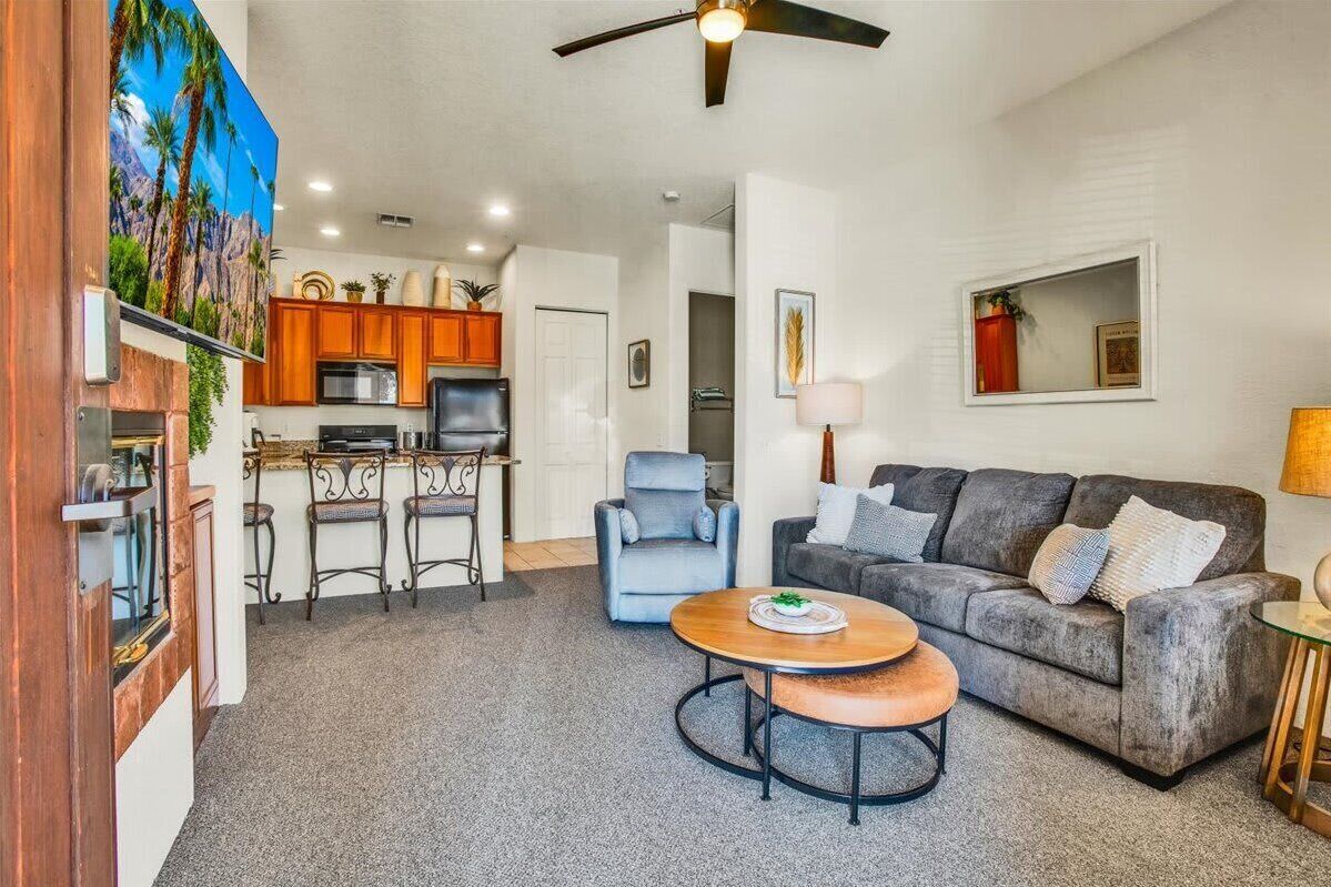 TV, fireplace, offices
