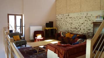 Télévision, cheminée