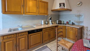 Unclassified image, 3 of 18, button - Restored farmhouse near Loire Castles with Wi-Fi and secure parking (Sembleçay)