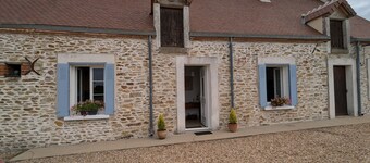 Restored farmhouse near Loire Castles with Wi-Fi and secure parking