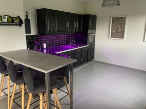 Fridge, microwave, dishwasher - Spacious house with spa, pets allowed, near Épinal (Dounoux)