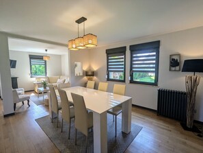 Dining - Spacious lodge, modern comfort, peaceful garden (Saulcy-sur-Meurthe)